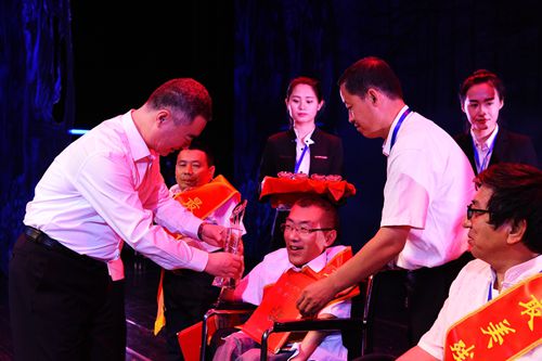 ��ɽ�������м��ˡ���ѡ����